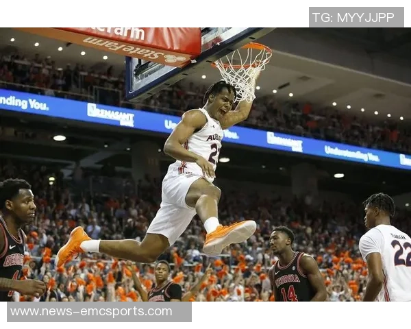 盐贝健人成为荷甲历史首位替补打进10球的球员展现惊人潜力